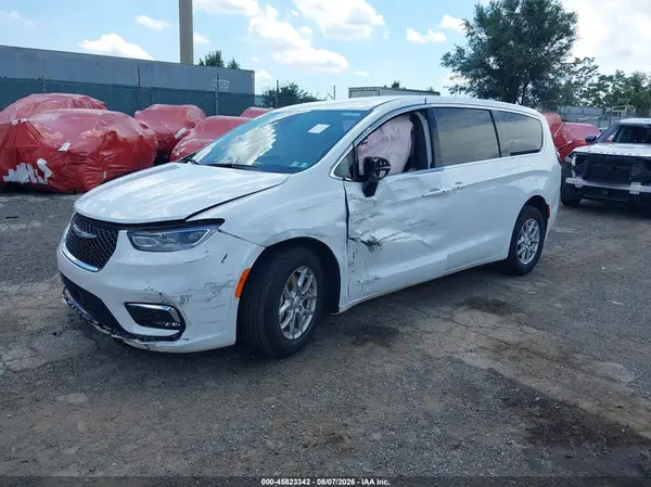 2C4RC1BG0TR229626 2026 CHRYSLER PACIFICA - Image 2