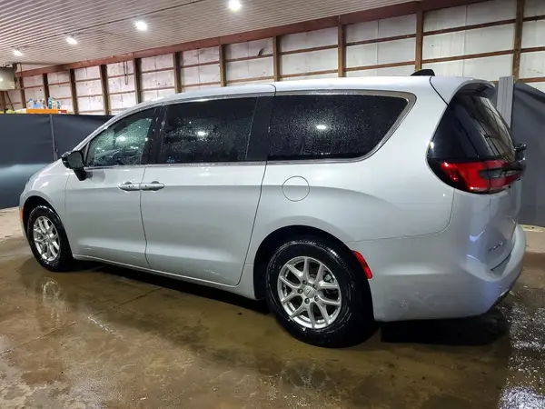2C4RC1BG0TR235670 2026 CHRYSLER PACIFICA - Image 2