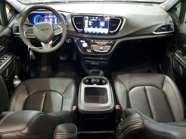 2C4RC1BG0TR235670 2026 CHRYSLER PACIFICA - Image 8