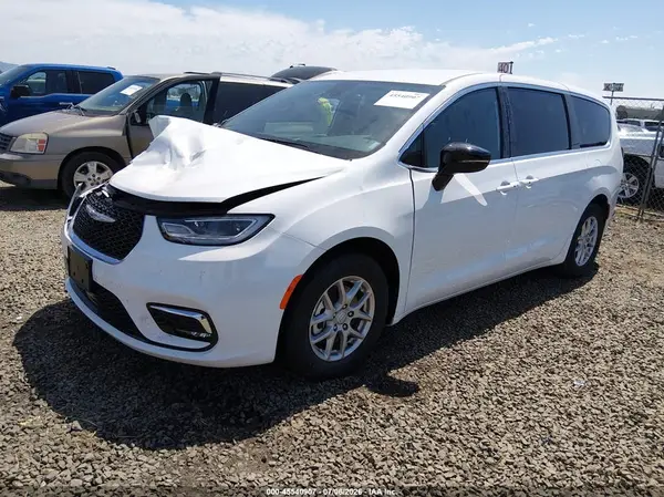 2C4RC1BG0TR254655 2026 CHRYSLER PACIFICA - Image 2