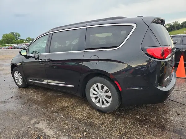 2C4RC1BG1HR503312 2017 CHRYSLER PACIFICA - Image 2