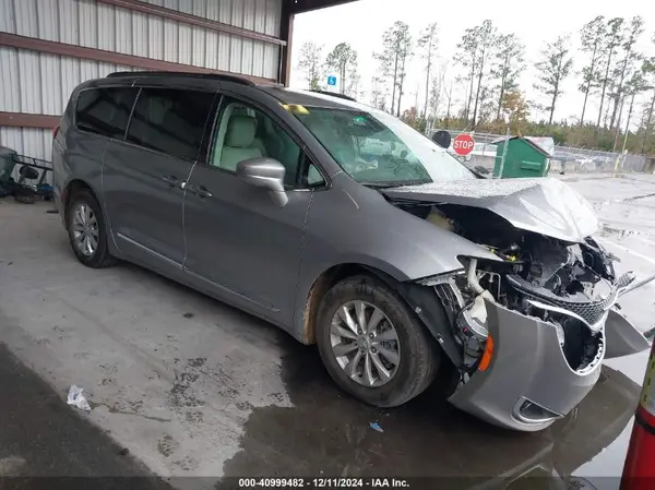 2C4RC1BG1HR503990 2017 CHRYSLER PACIFICA - Image 1