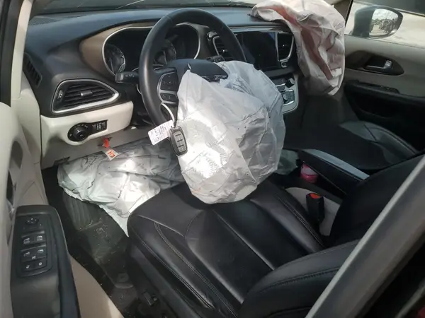2C4RC1BG1HR511426 2017 CHRYSLER PACIFICA - Image 8
