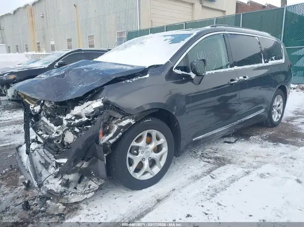 2C4RC1BG1HR515833 2017 CHRYSLER PACIFICA - Image 2