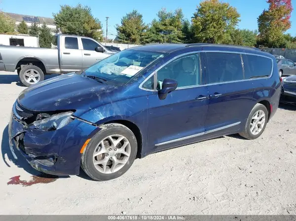 2C4RC1BG1HR516254 2017 CHRYSLER PACIFICA - Image 2