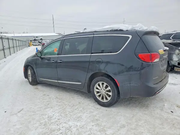 2C4RC1BG1HR517176 2017 CHRYSLER PACIFICA - Image 2