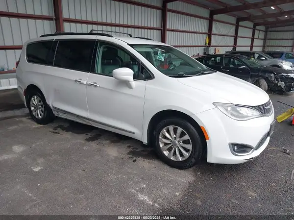2C4RC1BG1HR524449 2017 CHRYSLER PACIFICA - Image 1