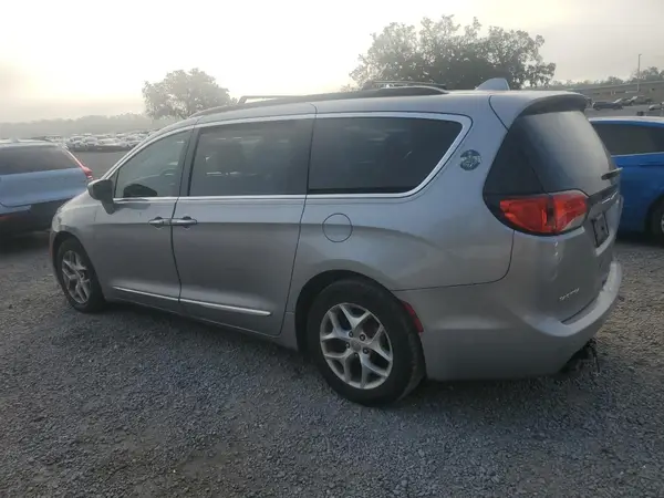 2C4RC1BG1HR534267 2017 CHRYSLER PACIFICA - Image 2