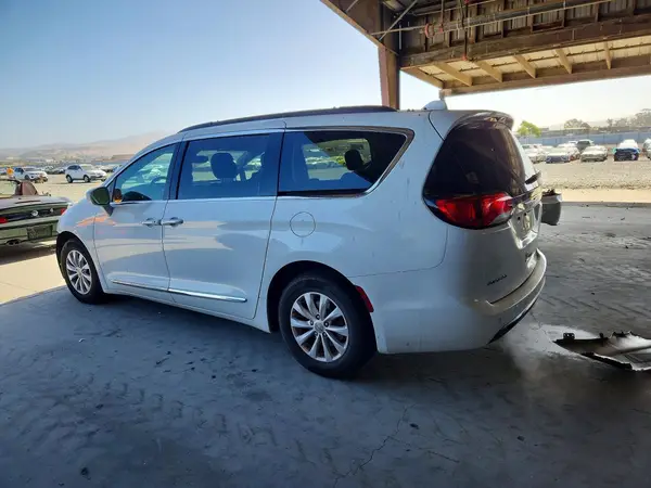 2C4RC1BG1HR535399 2017 CHRYSLER PACIFICA - Image 2