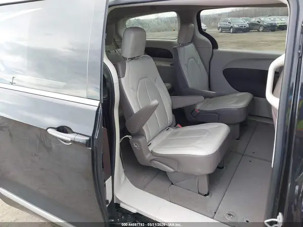 2C4RC1BG1HR538075 2017 CHRYSLER PACIFICA - Image 8