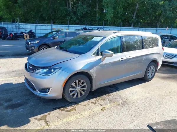 2C4RC1BG1HR543938 2017 CHRYSLER PACIFICA - Image 2