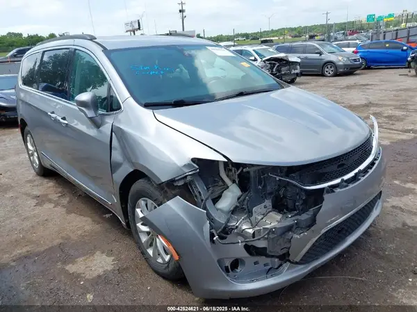 2C4RC1BG1HR551439 2017 CHRYSLER PACIFICA - Image 1