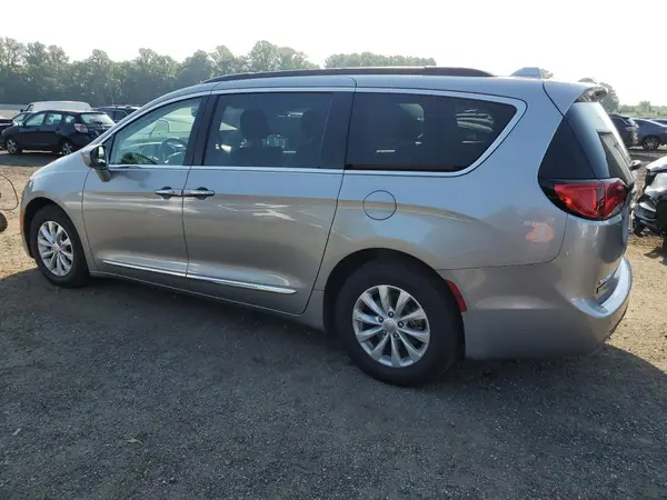 2C4RC1BG1HR565938 2017 CHRYSLER PACIFICA - Image 2