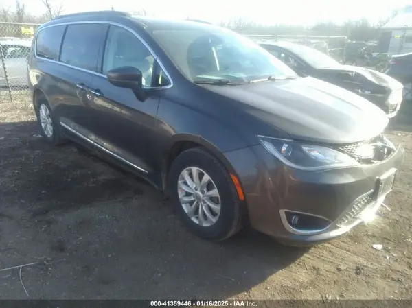 2C4RC1BG1HR569567 2017 CHRYSLER PACIFICA - Image 1