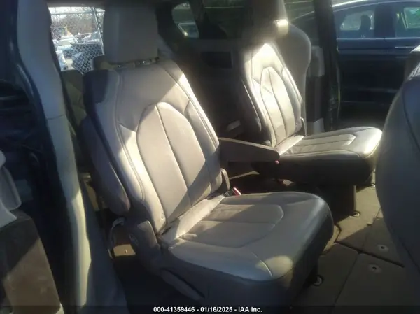 2C4RC1BG1HR569567 2017 CHRYSLER PACIFICA - Image 8