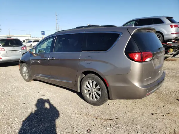 2C4RC1BG1HR575997 2017 CHRYSLER PACIFICA - Image 2
