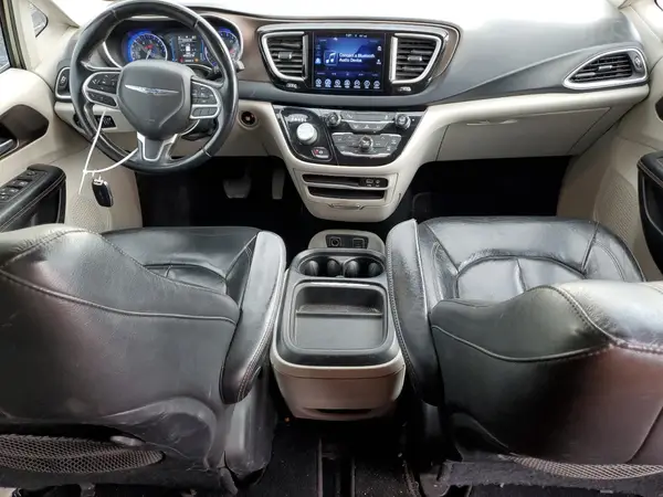 2C4RC1BG1HR576017 2017 CHRYSLER PACIFICA - Image 8