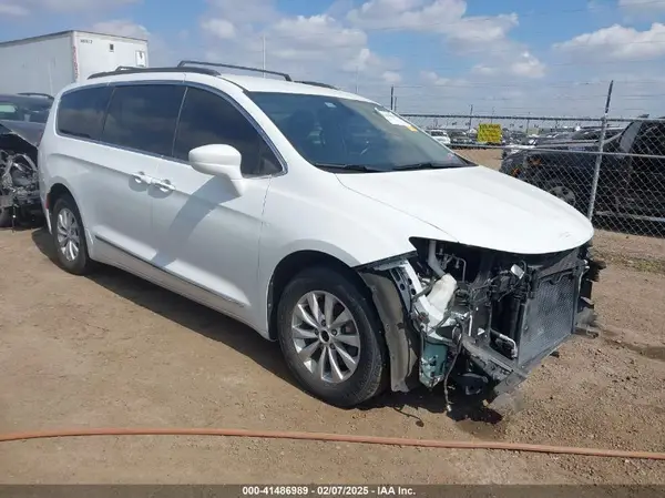 2C4RC1BG1HR576275 2017 CHRYSLER PACIFICA - Image 1