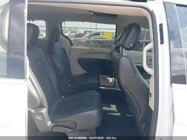 2C4RC1BG1HR576275 2017 CHRYSLER PACIFICA - Image 8