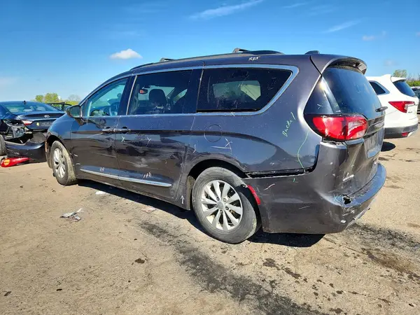 2C4RC1BG1HR576891 2017 CHRYSLER PACIFICA - Image 2