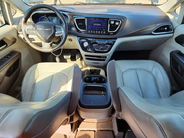 2C4RC1BG1HR576891 2017 CHRYSLER PACIFICA - Image 8