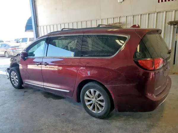 2C4RC1BG1HR584683 2017 CHRYSLER PACIFICA - Image 2