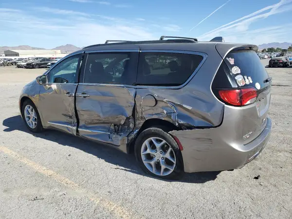 2C4RC1BG1HR585638 2017 CHRYSLER PACIFICA - Image 2