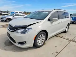 2C4RC1BG1HR588281 2017 CHRYSLER PACIFICA