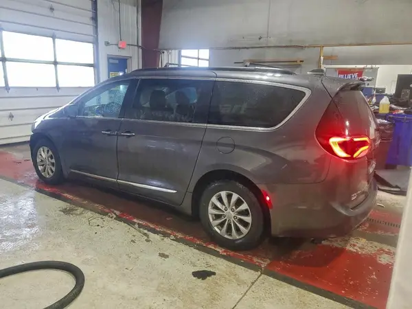 2C4RC1BG1HR590824 2017 CHRYSLER PACIFICA - Image 2
