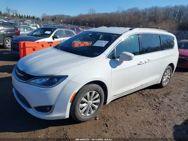 2C4RC1BG1HR591083 2017 CHRYSLER PACIFICA - Image 2
