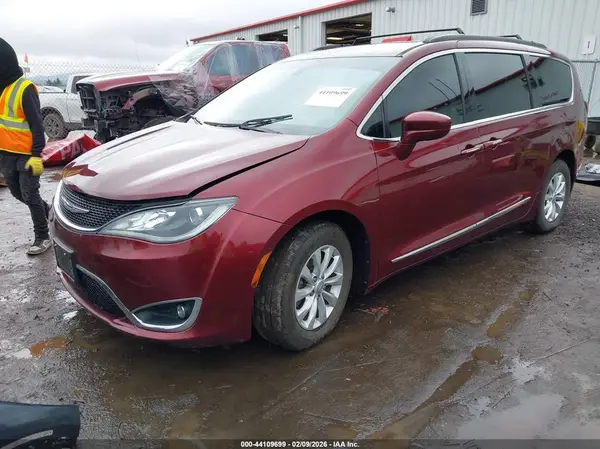 2C4RC1BG1HR591150 2017 CHRYSLER PACIFICA - Image 2