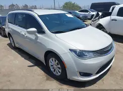2C4RC1BG1HR592458 2017 CHRYSLER PACIFICA