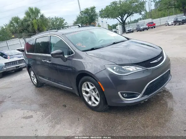 2C4RC1BG1HR593240 2017 CHRYSLER PACIFICA - Image 1