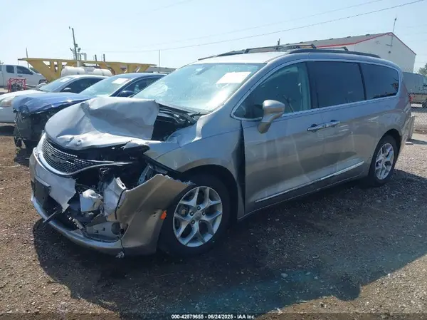 2C4RC1BG1HR598874 2017 CHRYSLER PACIFICA - Image 2