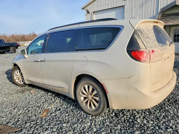 2C4RC1BG1HR608237 2017 CHRYSLER PACIFICA - Image 2