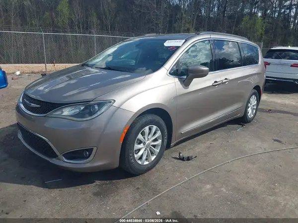 2C4RC1BG1HR610229 2017 CHRYSLER PACIFICA - Image 2