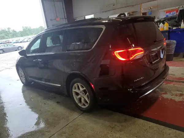 2C4RC1BG1HR610800 2017 CHRYSLER PACIFICA - Image 2