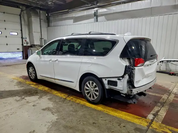 2C4RC1BG1HR610912 2017 CHRYSLER PACIFICA - Image 2