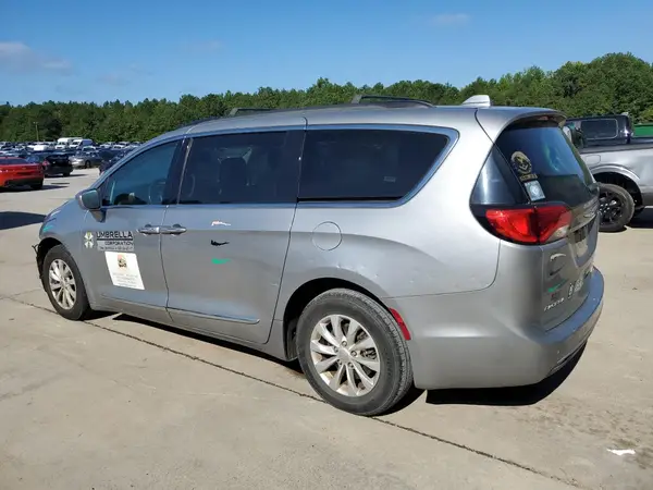 2C4RC1BG1HR613051 2017 CHRYSLER PACIFICA - Image 2