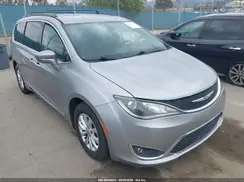 2C4RC1BG1HR613227 2017 CHRYSLER PACIFICA