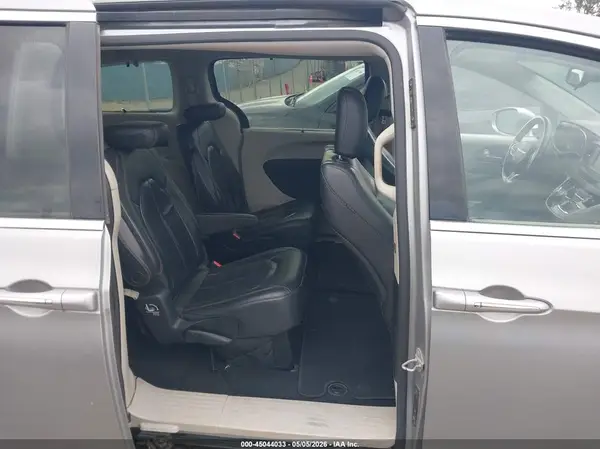 2C4RC1BG1HR613227 2017 CHRYSLER PACIFICA - Image 8