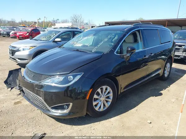 2C4RC1BG1HR620906 2017 CHRYSLER PACIFICA - Image 2
