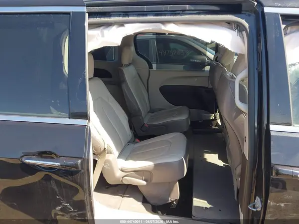 2C4RC1BG1HR620906 2017 CHRYSLER PACIFICA - Image 8