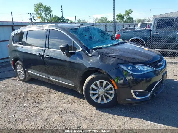 2C4RC1BG1HR621067 2017 CHRYSLER PACIFICA - Image 1