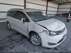 2C4RC1BG1HR633784 2017 CHRYSLER PACIFICA