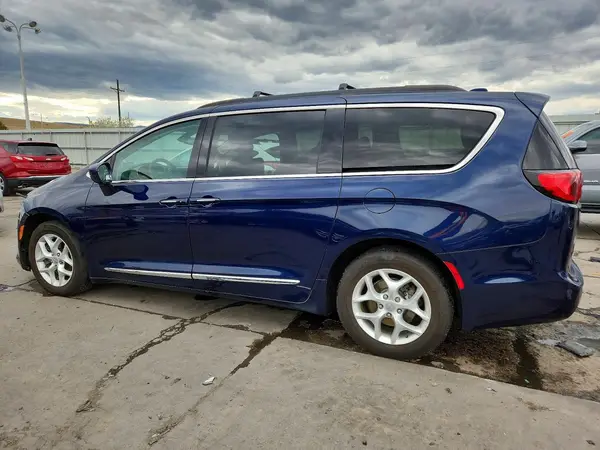 2C4RC1BG1HR638435 2017 CHRYSLER PACIFICA - Image 2