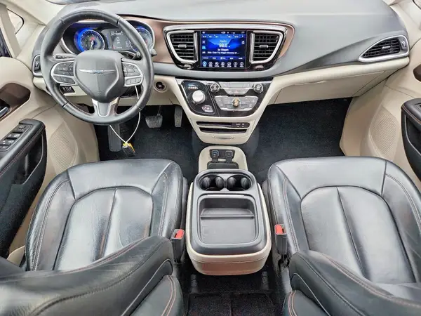 2C4RC1BG1HR638435 2017 CHRYSLER PACIFICA - Image 8