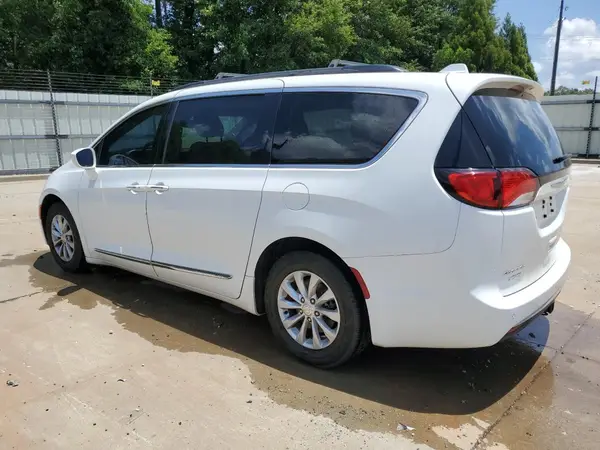 2C4RC1BG1HR654134 2017 CHRYSLER PACIFICA - Image 2