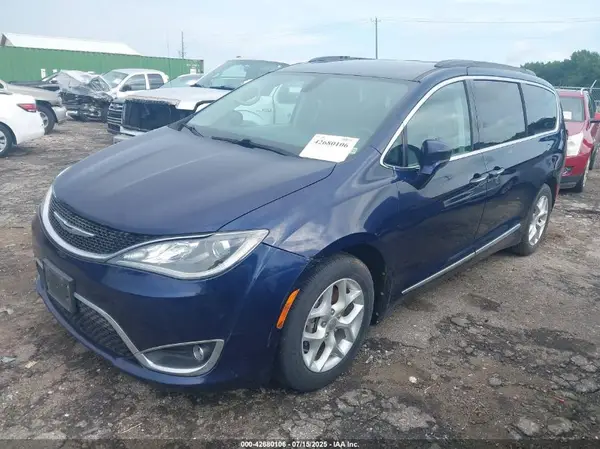 2C4RC1BG1HR675968 2017 CHRYSLER PACIFICA - Image 2