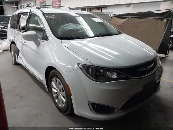 2C4RC1BG1HR683133 2017 CHRYSLER PACIFICA - Image 1
